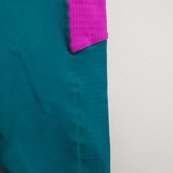 Fabletics High-waisted sculptknit pocket leggings teal colorblock - Picture 3 of 8